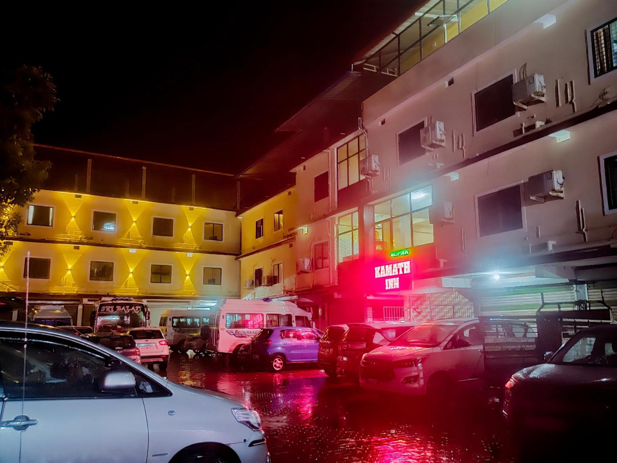Kamath Inn Māvalli Exteriör bild