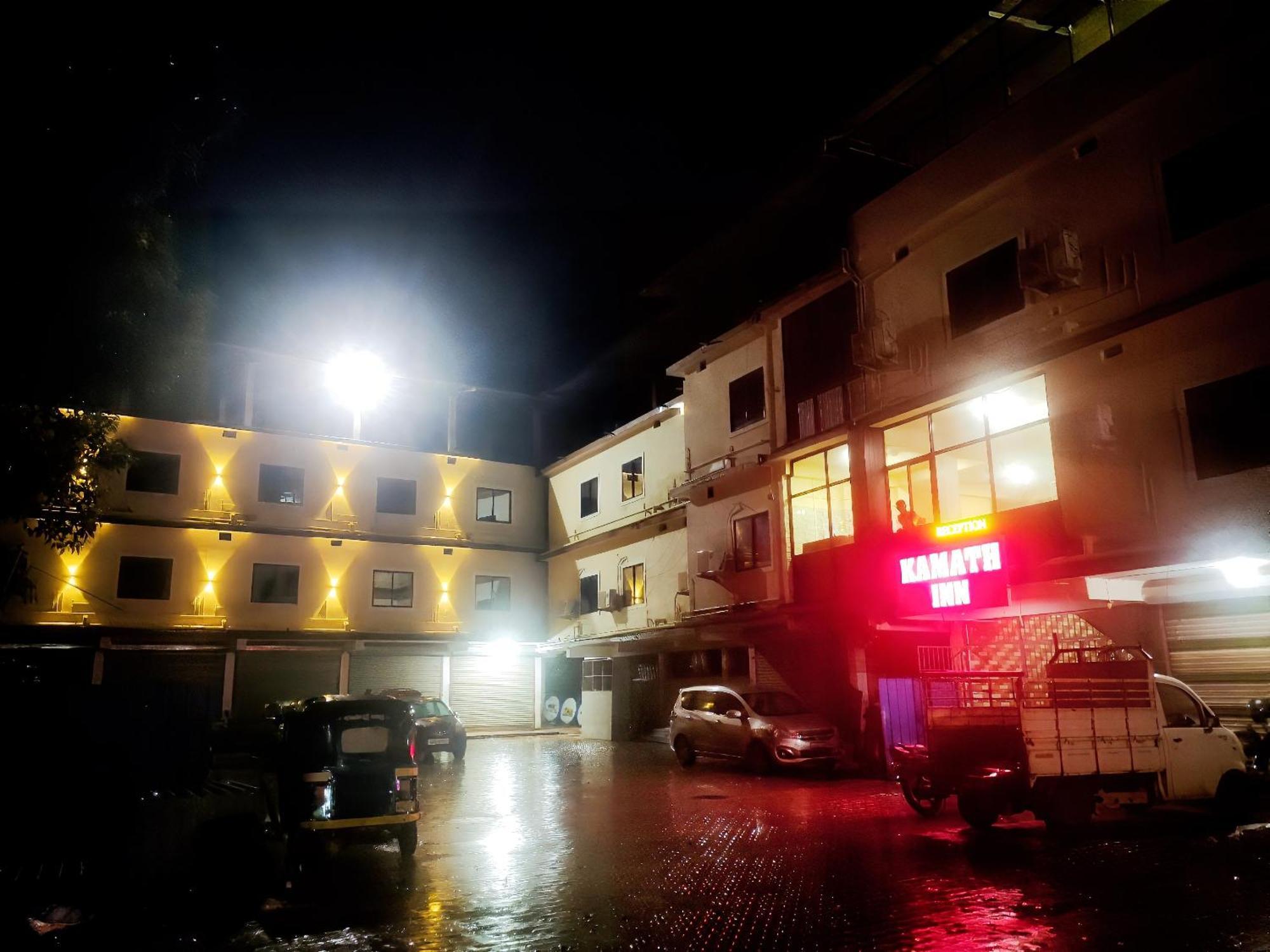 Kamath Inn Māvalli Exteriör bild