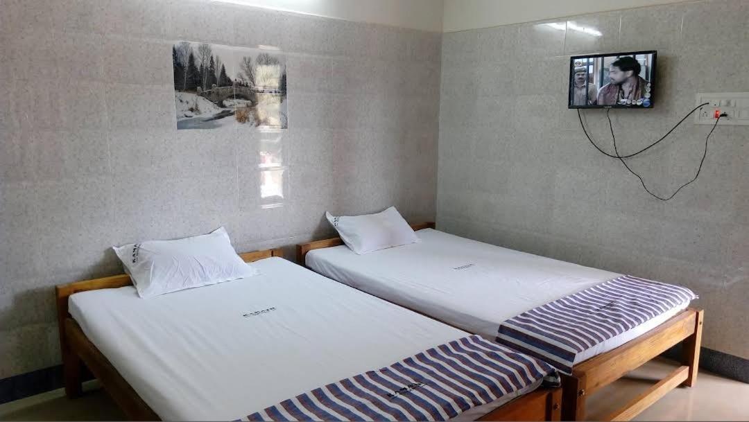 Kamath Inn Māvalli Exteriör bild